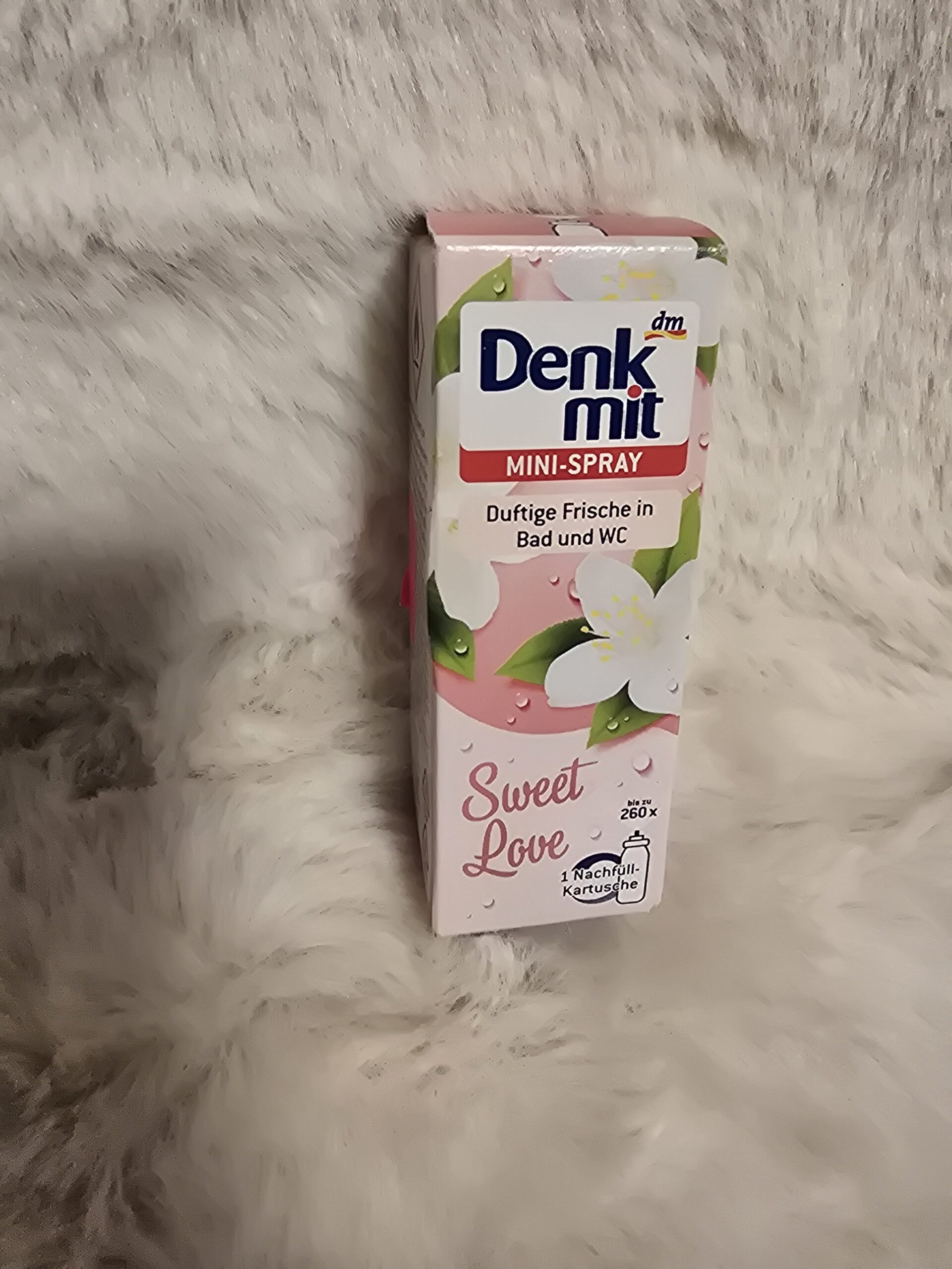 2025/12/JPEG_20251229_203354_7633969871692191832-scaled.jpg Gaisa atsvaidzinātājs vannasistabai un tualetei Denkmit Sweet Love - Image 1