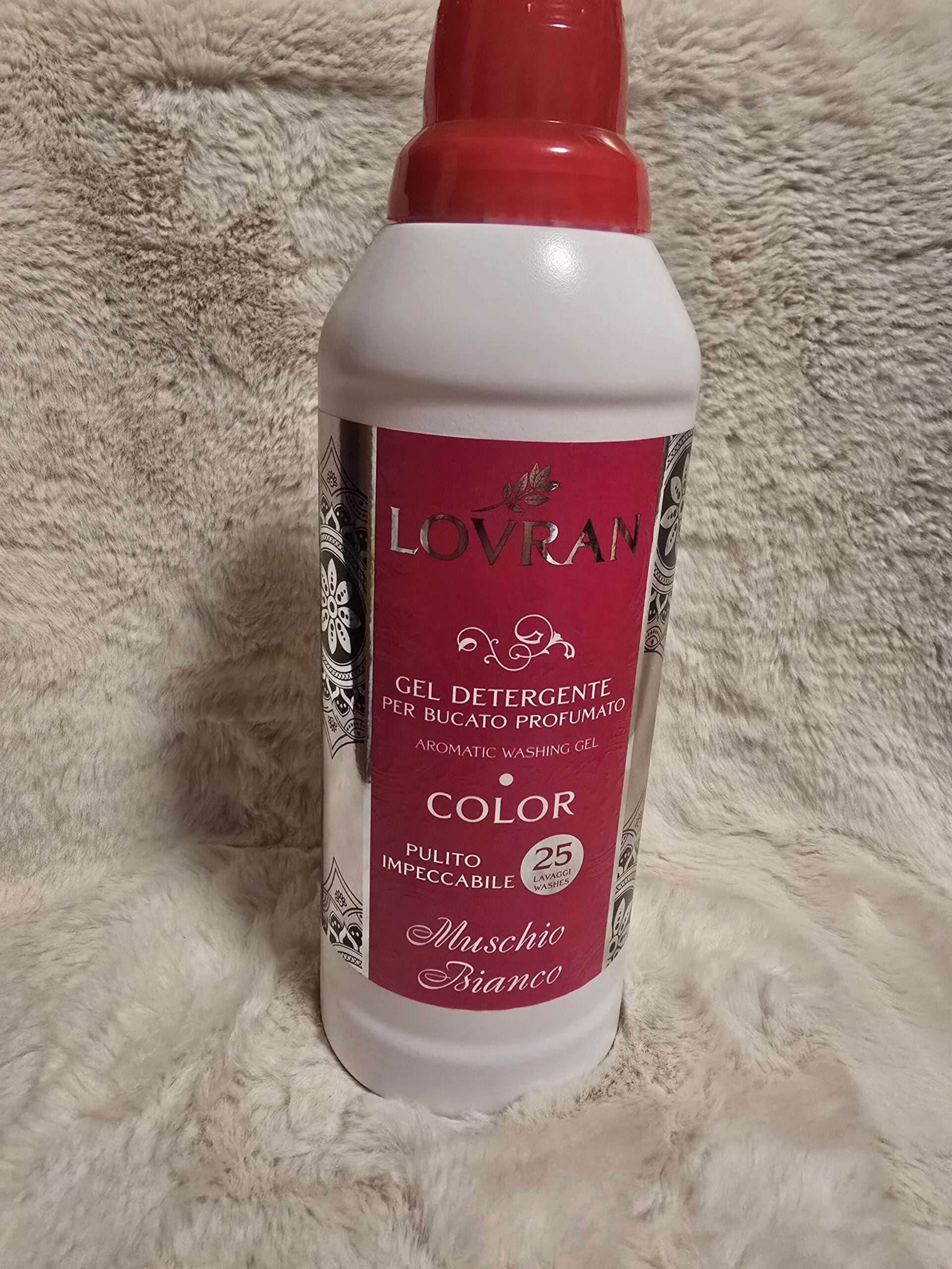 2026/01/1000046334-scaled.jpg Šķidrais pulveris Lovran (LCT) Muschio Bianco Color 25 mazgāšanas cikliem - Image 1