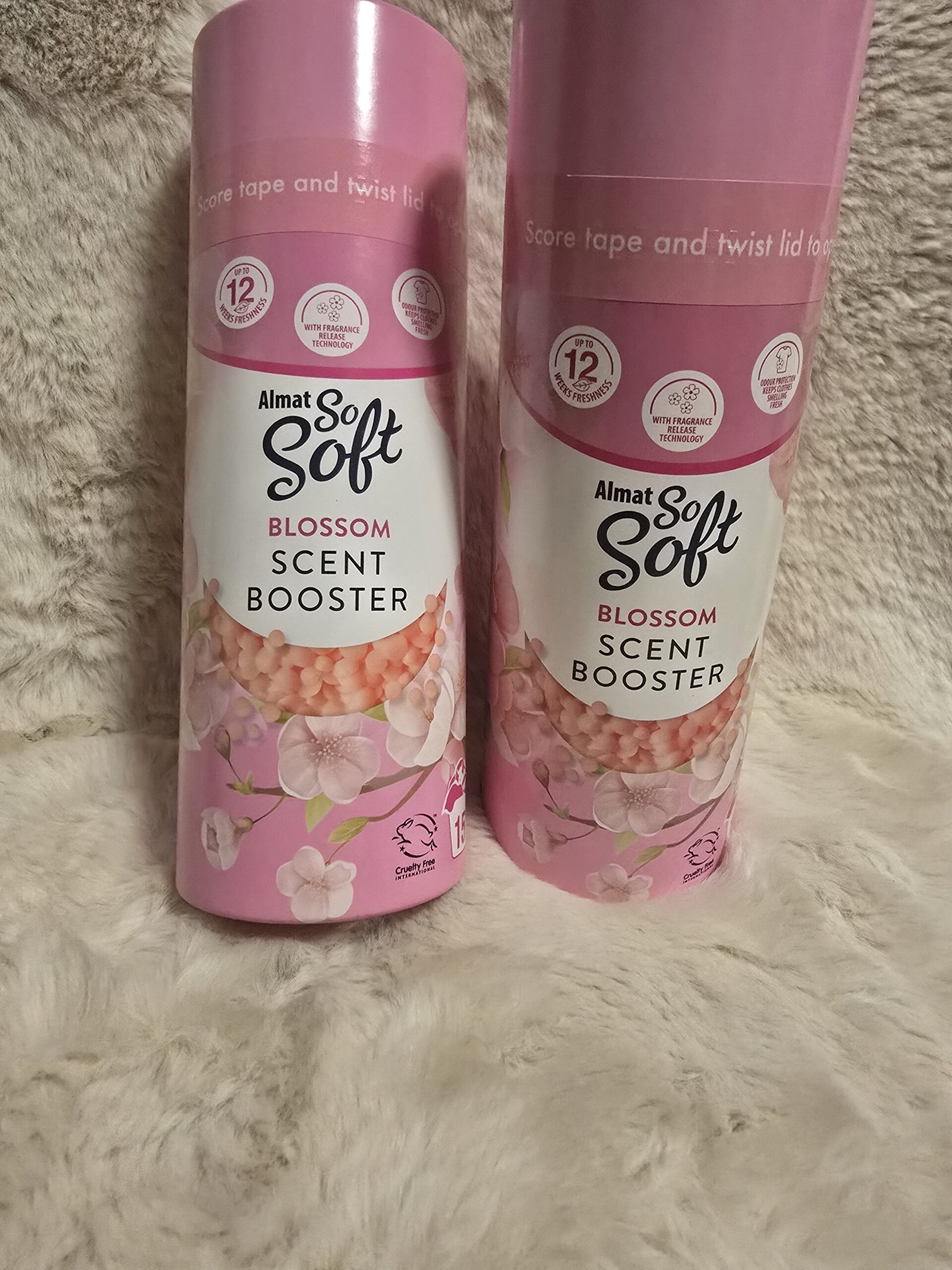 2026/01/1000046346-scaled.jpg Veļas aromāta granulas Almat Soft Blossom Scent Booster - Image 1