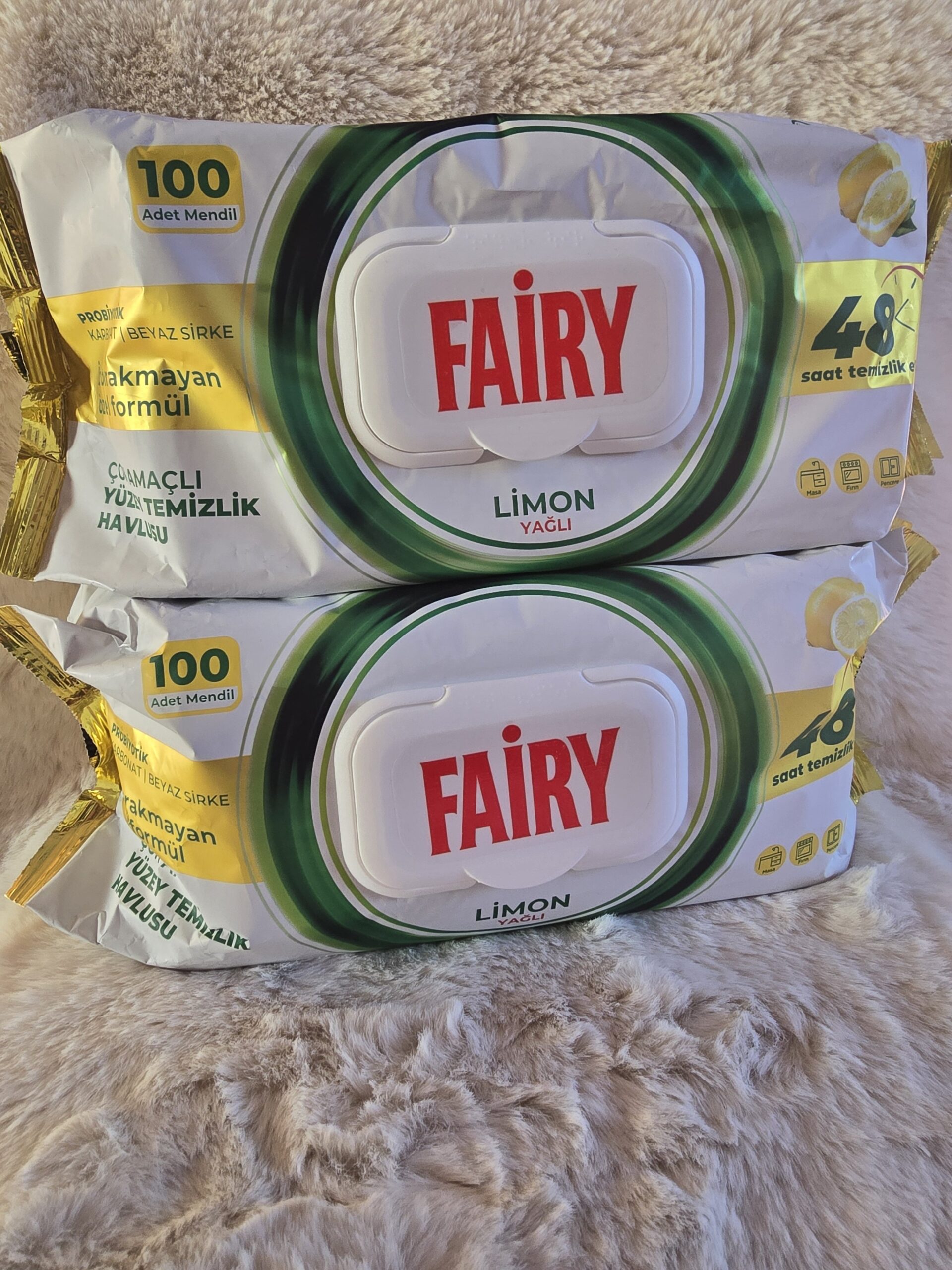 2026/01/JPEG_20260112_141257_8698201841720432021-scaled.jpg Mitrās tīrīšanas salvetes Fairy ar citrona aromātu (100 gab.) - Image 1